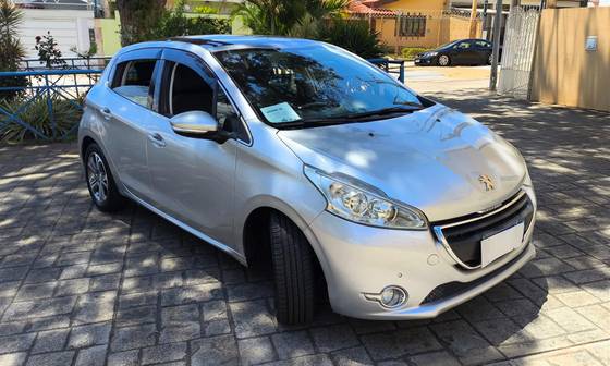 PEUGEOT 208 1.6 GRIFFE 16V FLEX 4P AUTOMÁTICO